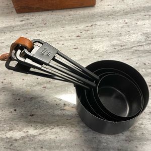Hearth & Hand measuring cups